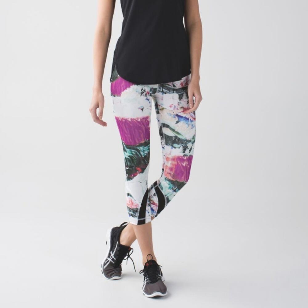 Lululemon Athletica ‘Run: Inspire Crop II’ in Pigment Wave Multi / Black Size 4